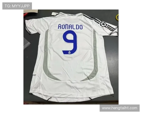 皇马125周年复古战袍曝光图